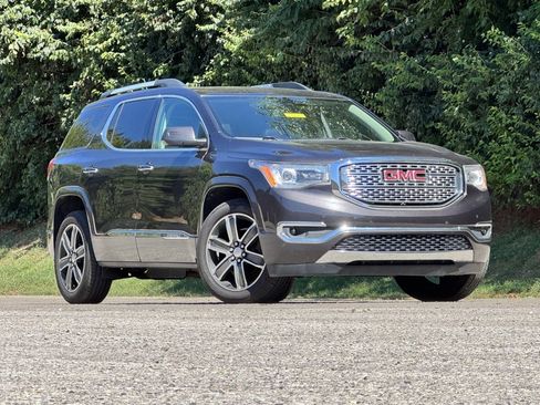Used 2017 GMC Acadia Denali image 2