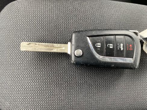 Used 2024 Toyota Corolla LE image 33