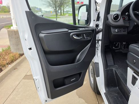 New 2026 Mercedes-Benz Sprinter 2500 image 9