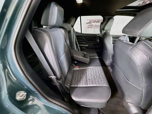 Used 2025 Toyota 4Runner TRD Off-Road Premium AWD/4WD image 33
