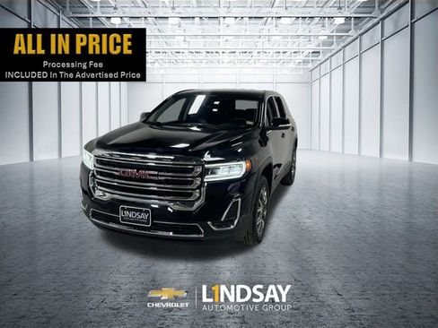 Used 2023 GMC Acadia SLE image 1