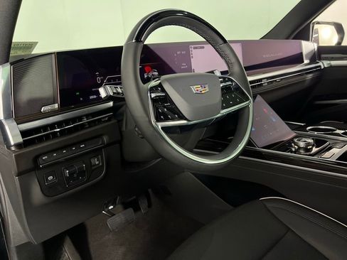 Used 2025 Cadillac Escalade Premium Luxury image 22
