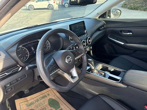 Used 2021 Nissan Sentra SR w/ SR Premium Package image 19