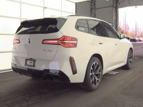 Used 2025 BMW X3 xDrive30i w/ Premium Package AWD/4WD image 3
