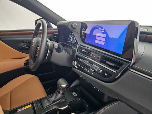 Certified 2025 Lexus ES 350 w/ Premium Package FWD image 12