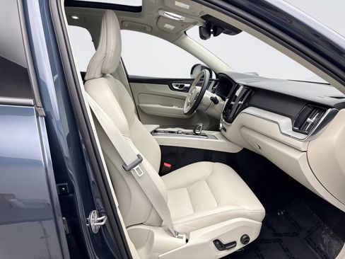Used 2025 Volvo XC60 T8 Plus w/ Climate Package AWD/4WD image 18