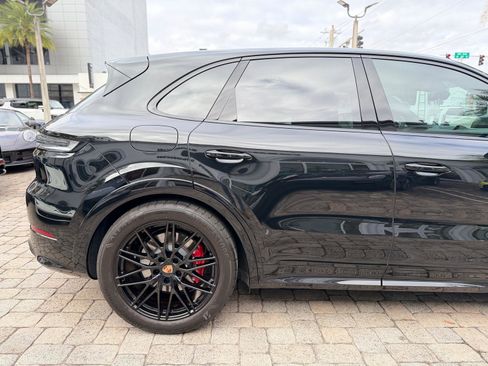 Used 2025 Porsche Cayenne GTS image 23
