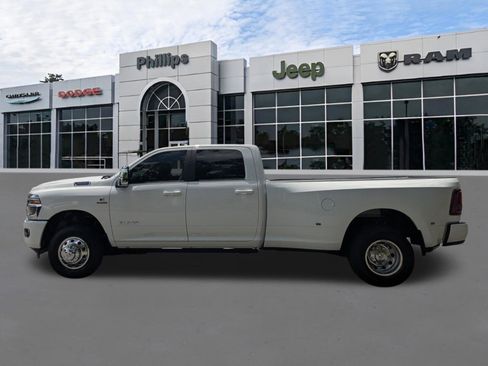 Used 2025 RAM 3500 Laramie AWD/4WD image 6