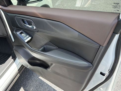 Used 2023 Nissan Rogue SL w/ SL Premium Package FWD image 14