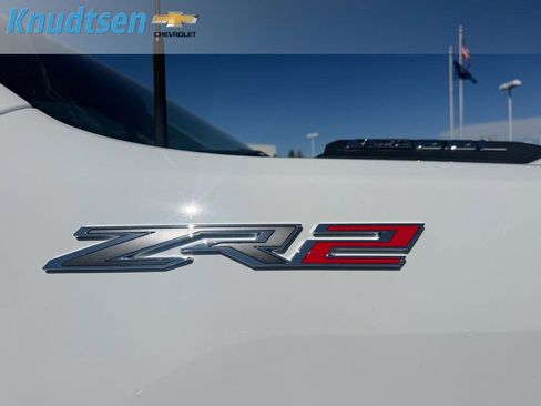 Used 2026 Chevrolet Silverado 2500 ZR2 w/ LPO, Dark Essentials Package image 9