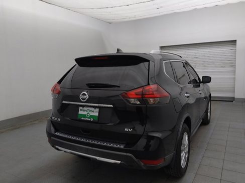 Used 2018 Nissan Rogue SV FWD image 9