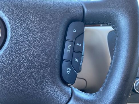 Used 2011 Buick Lucerne CX image 22