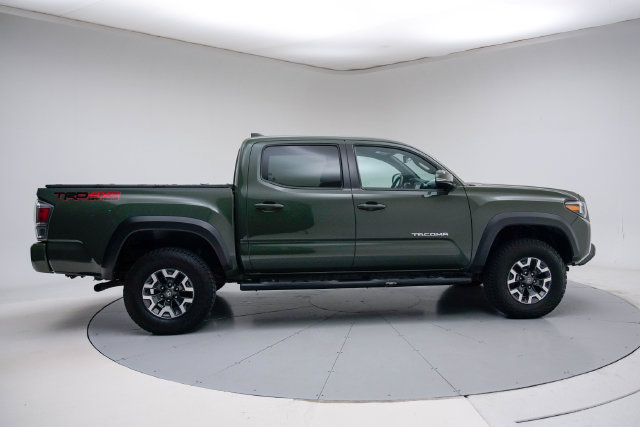 Used 2022 Toyota Tacoma TRD Off-Road w/ TRD Premium Off Road Package AWD/4WD image 8