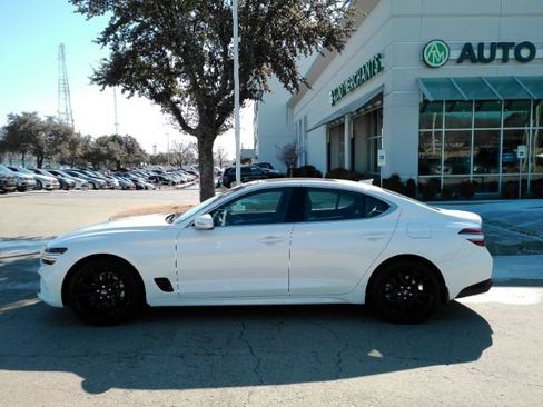 Used 2022 Genesis G70 2.0T w/ Prestige Package image 10