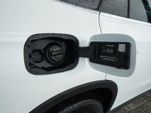 New 2026 Mercedes-Benz GLC 300 image 14