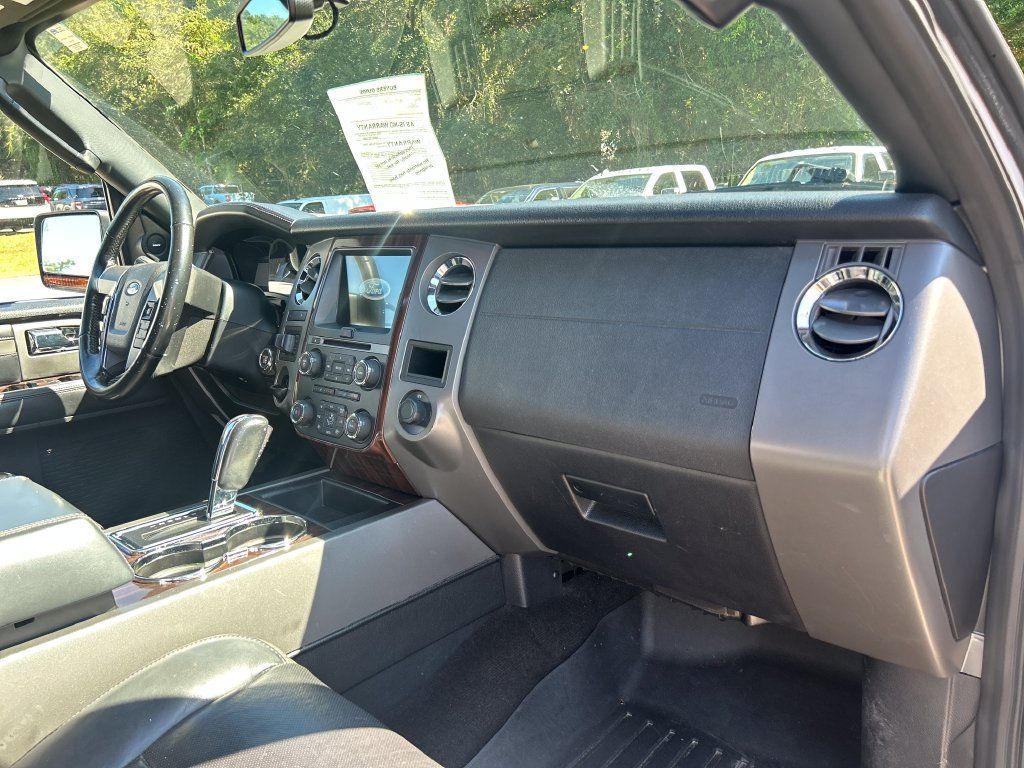 Used 2017 Ford Expedition Platinum RWD image 14