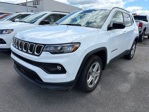 Used 2024 Jeep Compass Latitude AWD/4WD image 1
