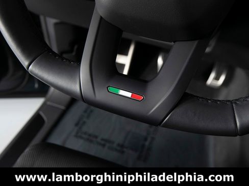 Used 2024 Lamborghini Urus S image 19