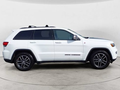 Used 2017 Jeep Grand Cherokee Trailhawk w/ Trailhawk Luxury Group AWD/4WD image 4