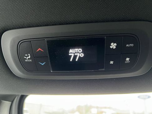 New 2026 Chrysler Voyager LX image 24