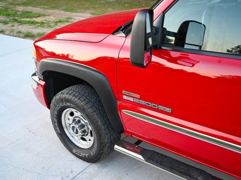 Used 2006 GMC Sierra 2500 SLT w/ Heavy-Duty Power Package AWD/4WD image 25