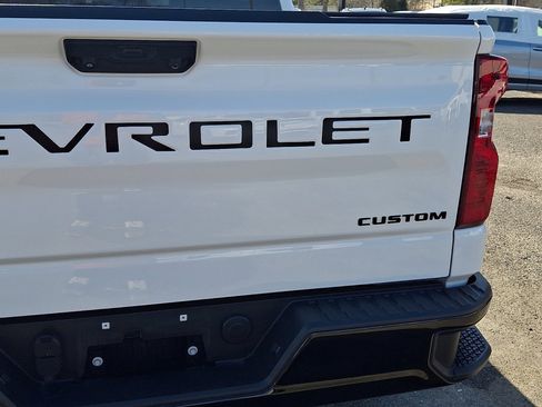Used 2023 Chevrolet Silverado 1500 Custom Trail Boss w/ LPO, Dark Essentials Package image 16