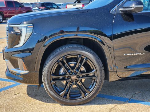 Used 2025 GMC Acadia Denali w/ LPO, Floor Liner Package FWD image 27