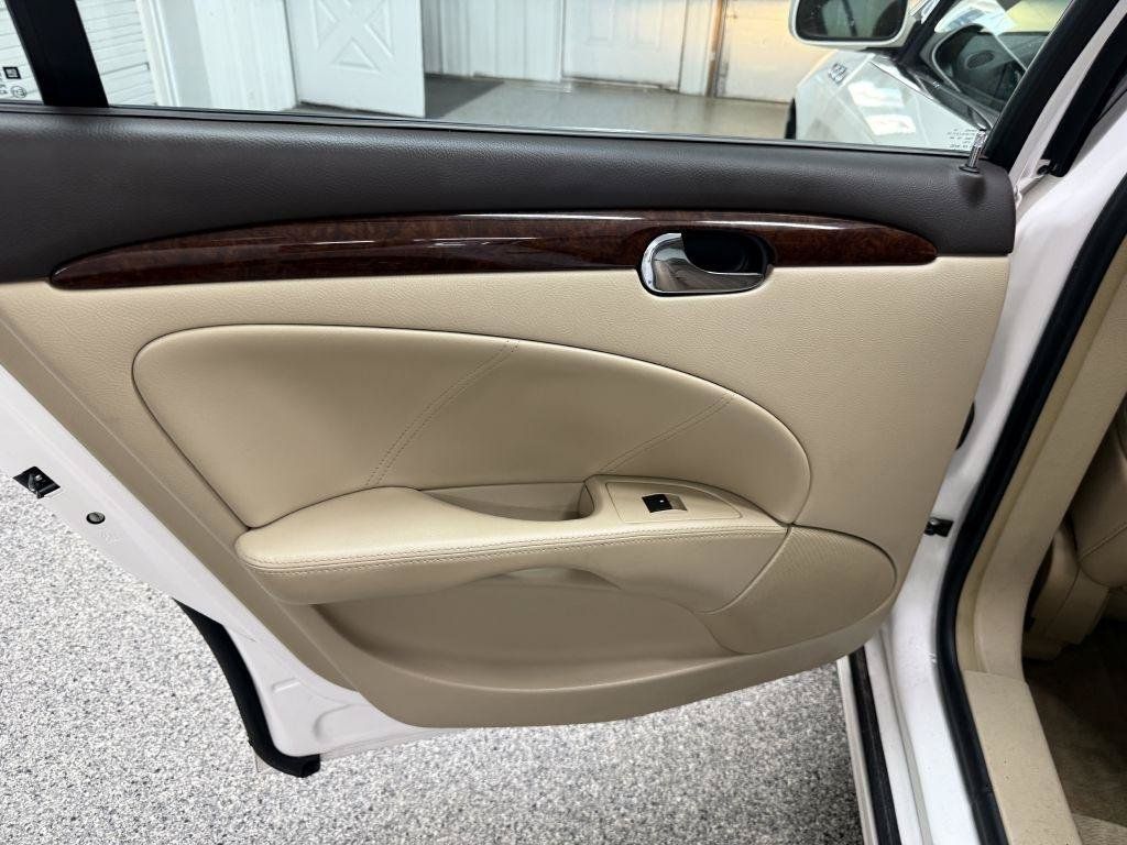 Used 2010 Buick Lucerne CXL FWD image 27