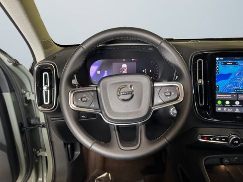 Used 2023 Volvo XC40 B5 Plus w/ Climate Package AWD/4WD image 12