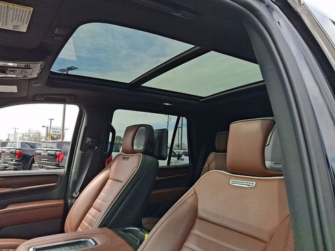 Used 2023 GMC Yukon Denali Ultimate image 14