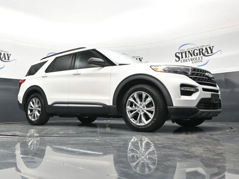 Used 2021 Ford Explorer XLT w/ Equipment Group 202A RWD image 17
