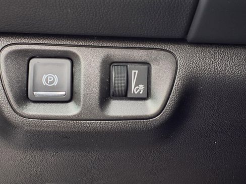 Used 2023 GMC Acadia SLT image 19