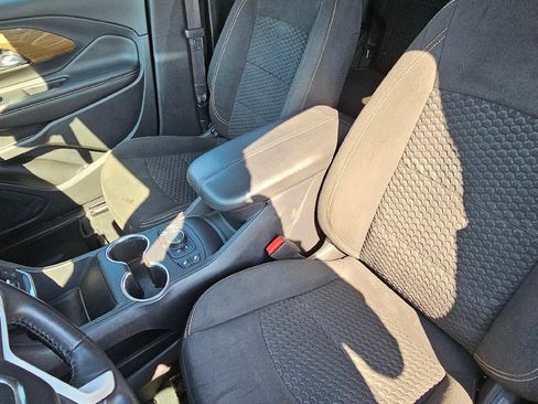 Used 2020 GMC Terrain SLE w/ Driver Convenience Package FWD image 9