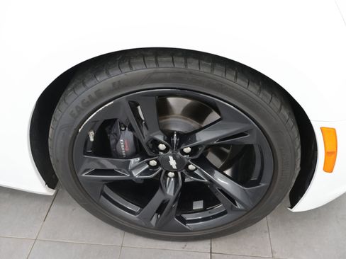 Used 2019 Chevrolet Camaro SS RWD image 3