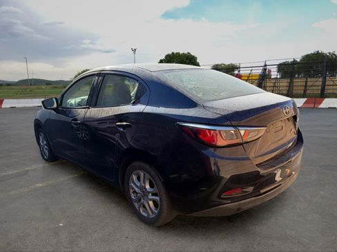 Used 2016 Scion iA FWD image 4