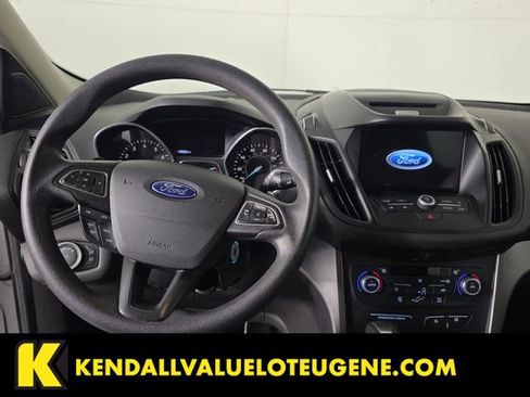 Used 2017 Ford Escape SE w/ Equipment Group 201A AWD/4WD image 9