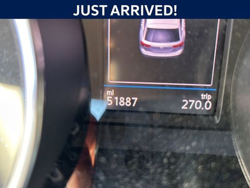 Used 2020 Volkswagen Tiguan SE w/ Panoramic Sunroof Package image 16