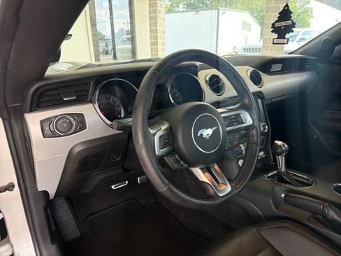 Used 2017 Ford Mustang GT Premium RWD image 17