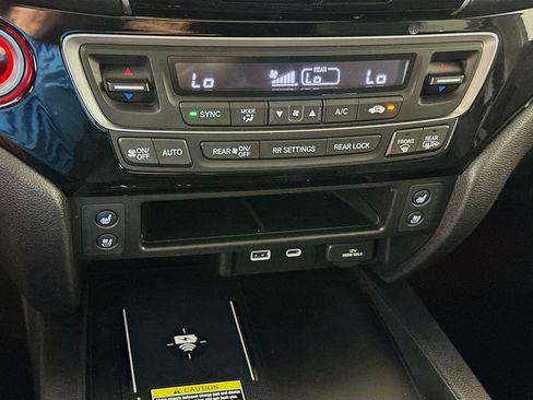 Used 2024 Honda Passport Black Edition image 15