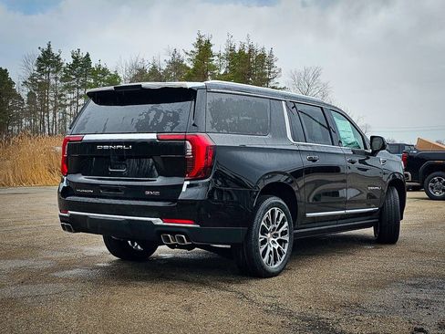 New 2026 GMC Yukon XL Denali w/ Denali Reserve Package image 3