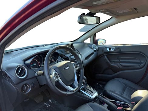 Used 2014 Ford Fiesta Titanium image 9