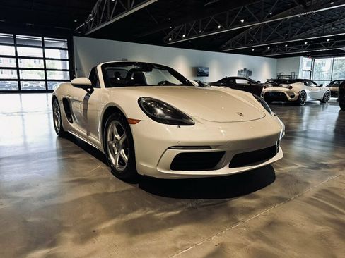 Used 2018 Porsche 718 Boxster RWD image 11