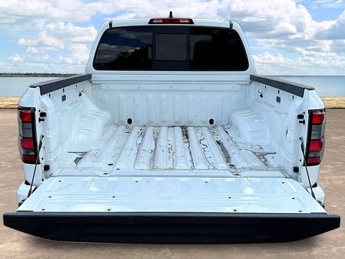 Used 2022 Nissan Frontier Pro-X w/ Technology Package RWD image 9