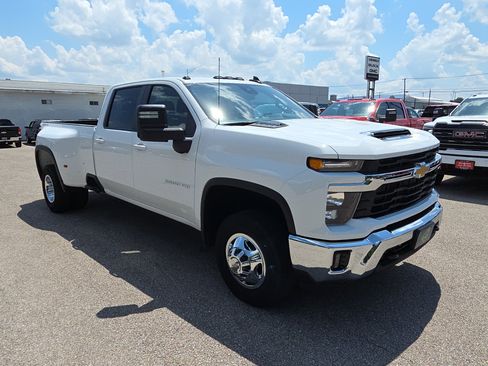 Certified 2025 Chevrolet Silverado 3500 LT w/ Convenience Package AWD/4WD image 2