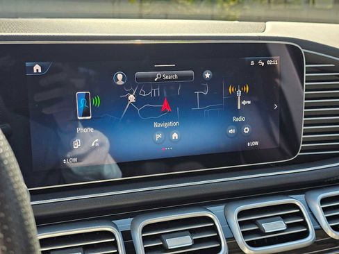 Used 2024 Mercedes-Benz GLS 580 4MATIC image 28