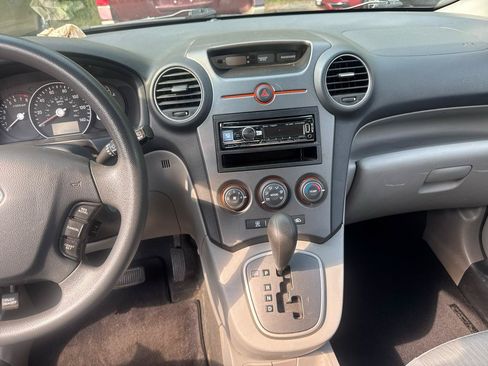 Used 2009 Kia Rondo LX FWD image 10