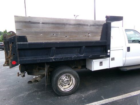 Used 2015 Ford F550 4x4 Regular Cab Super Duty image 6