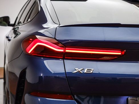 Used 2022 BMW X6 xDrive40i w/ M Sport Package image 10