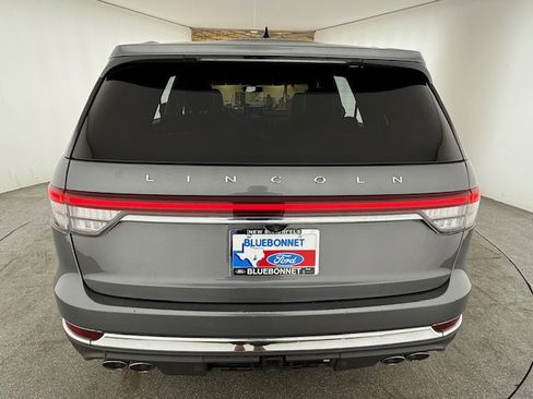 Used 2023 Lincoln Aviator Reserve w/ Equipment Group 201A image 4