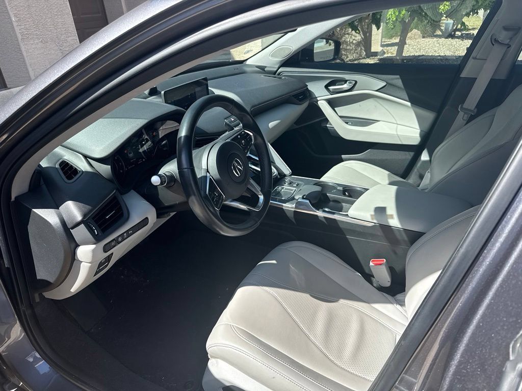 Used 2023 Acura TLX w/ Technology Package FWD image 5